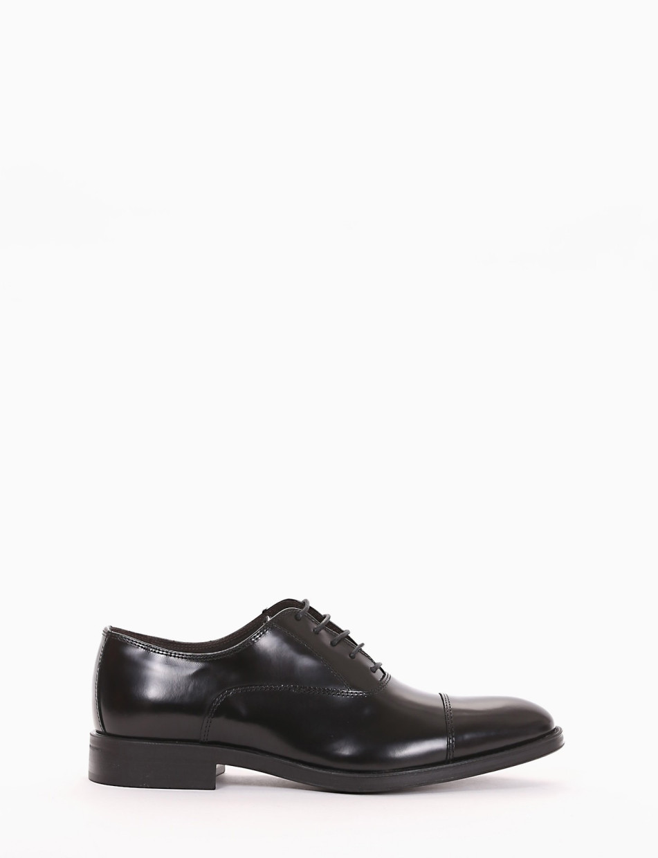 scarpa lacci tacco 2 cm nero