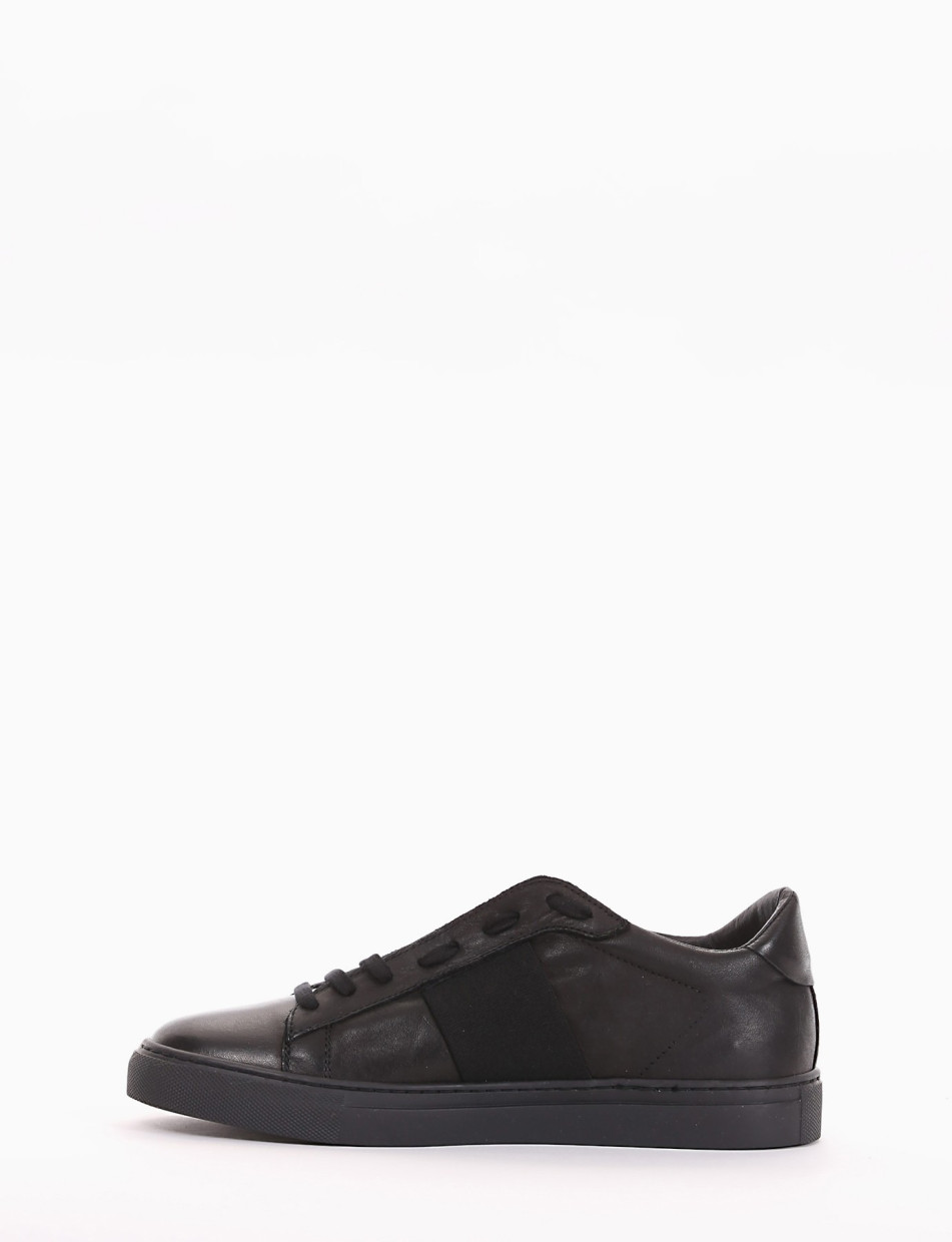 Sneakers black leather