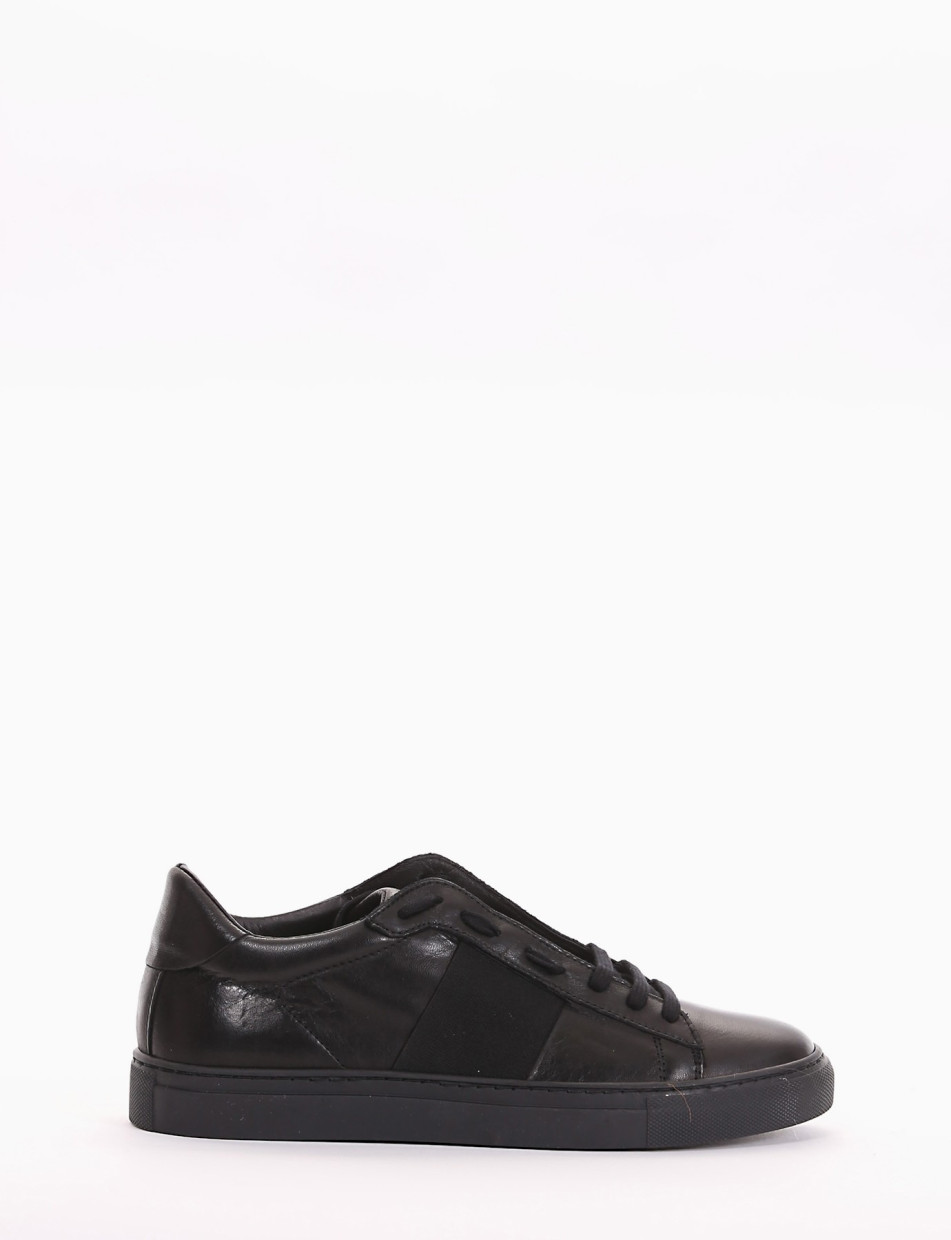 Sneakers black leather