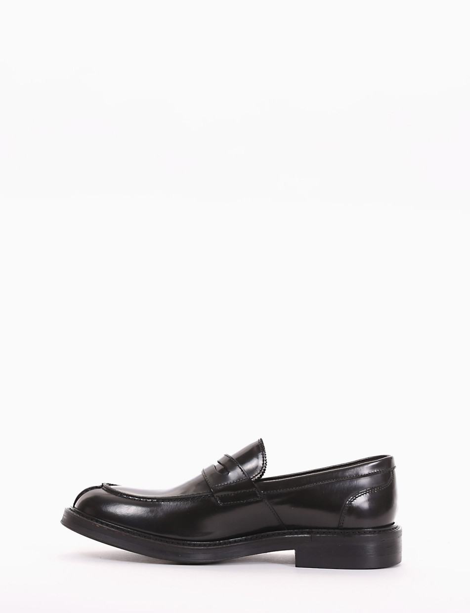 Loafers heel 2 cm black leather