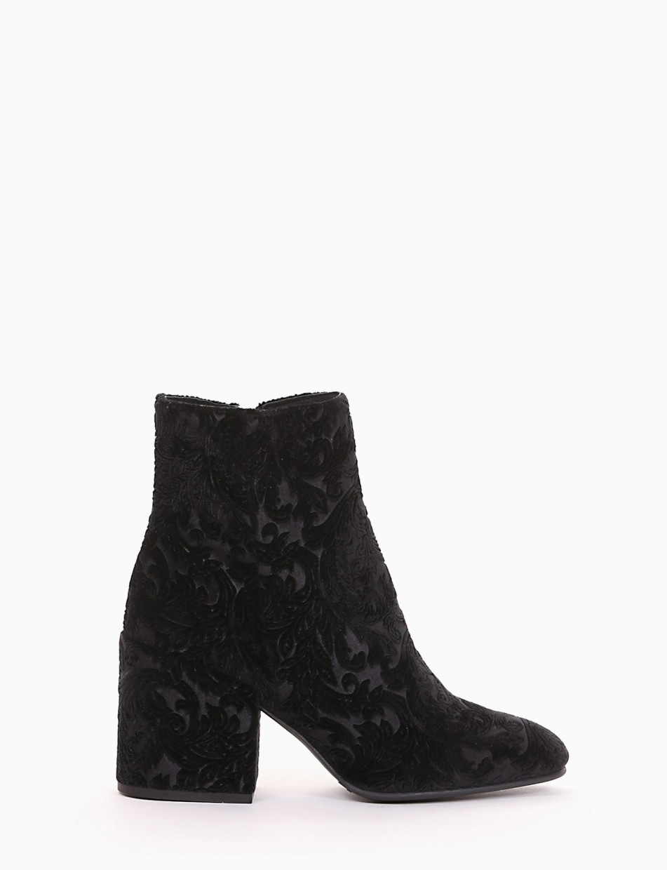 High heel ankle boots heel 5 cm black velvet