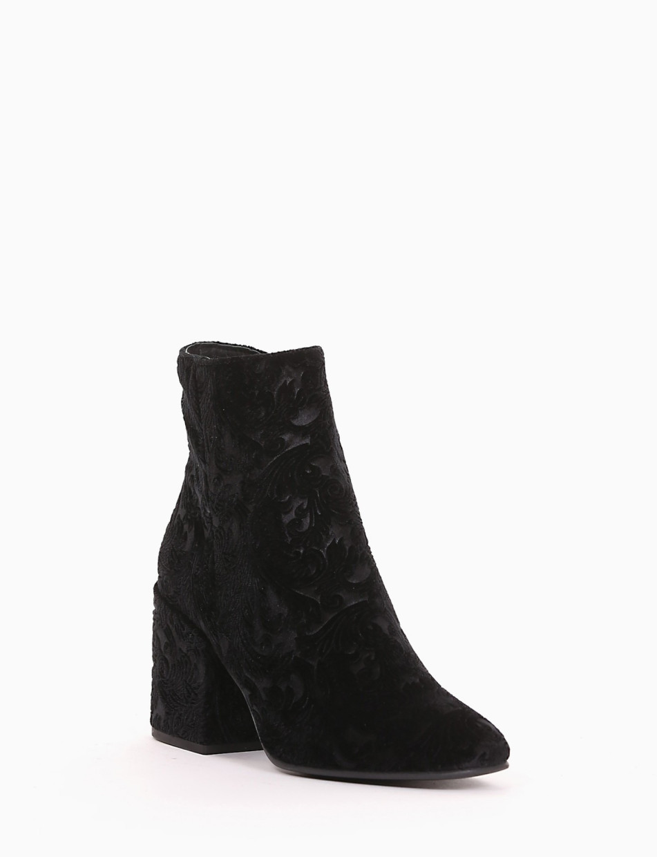 High heel ankle boots heel 5 cm black velvet