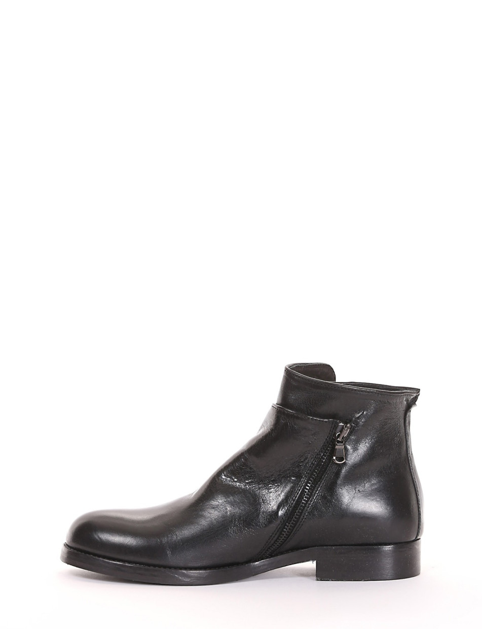 Ankle boots heel 2 cm black leather