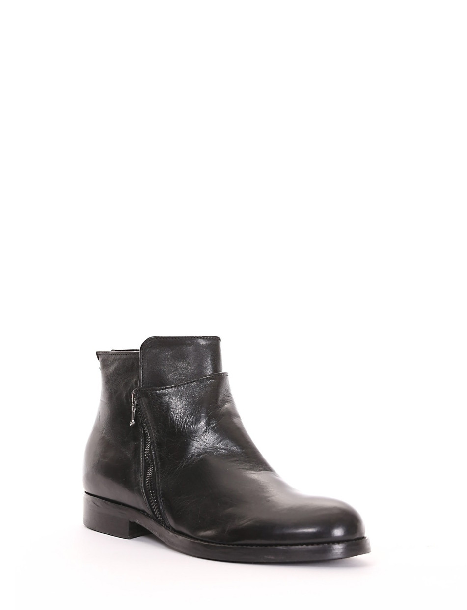 Ankle boots heel 2 cm black leather