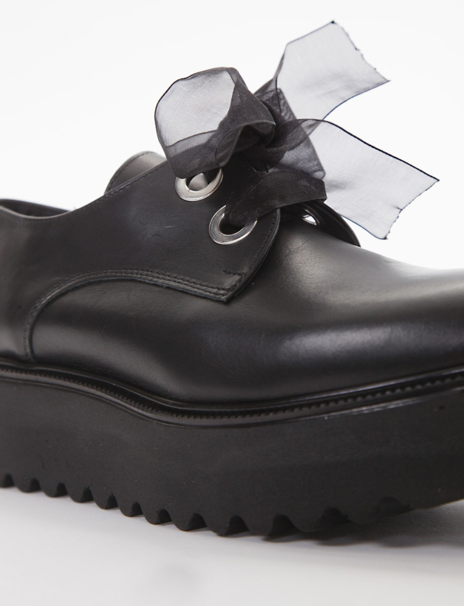 scarpa lacci zeppa 3 cm nero