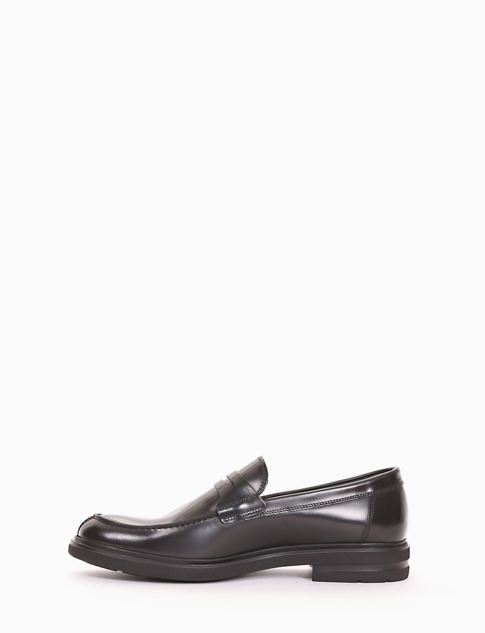 Loafers heel 2 cm black leather