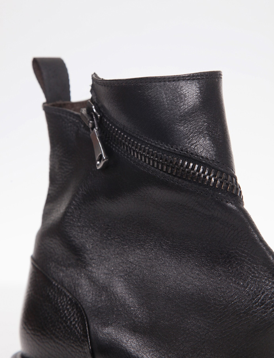 Ankle boots heel 2 cm black leather