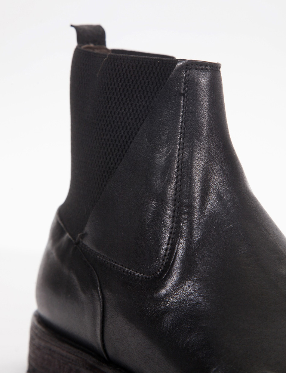 Ankle boots heel 2 cm black leather