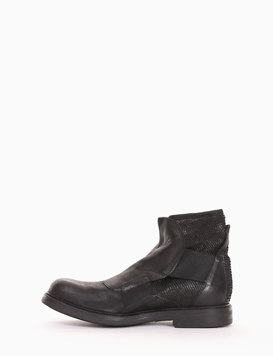 Ankle boots heel 2 cm black leather