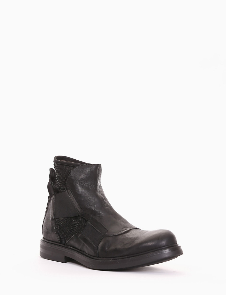 Ankle boots heel 2 cm black leather