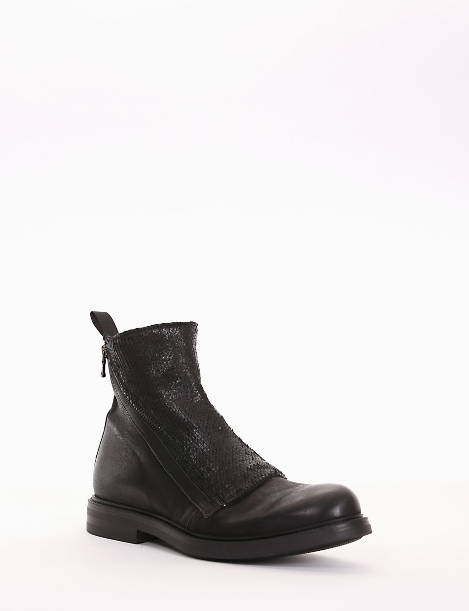 Ankle boots heel 2 cm black leather