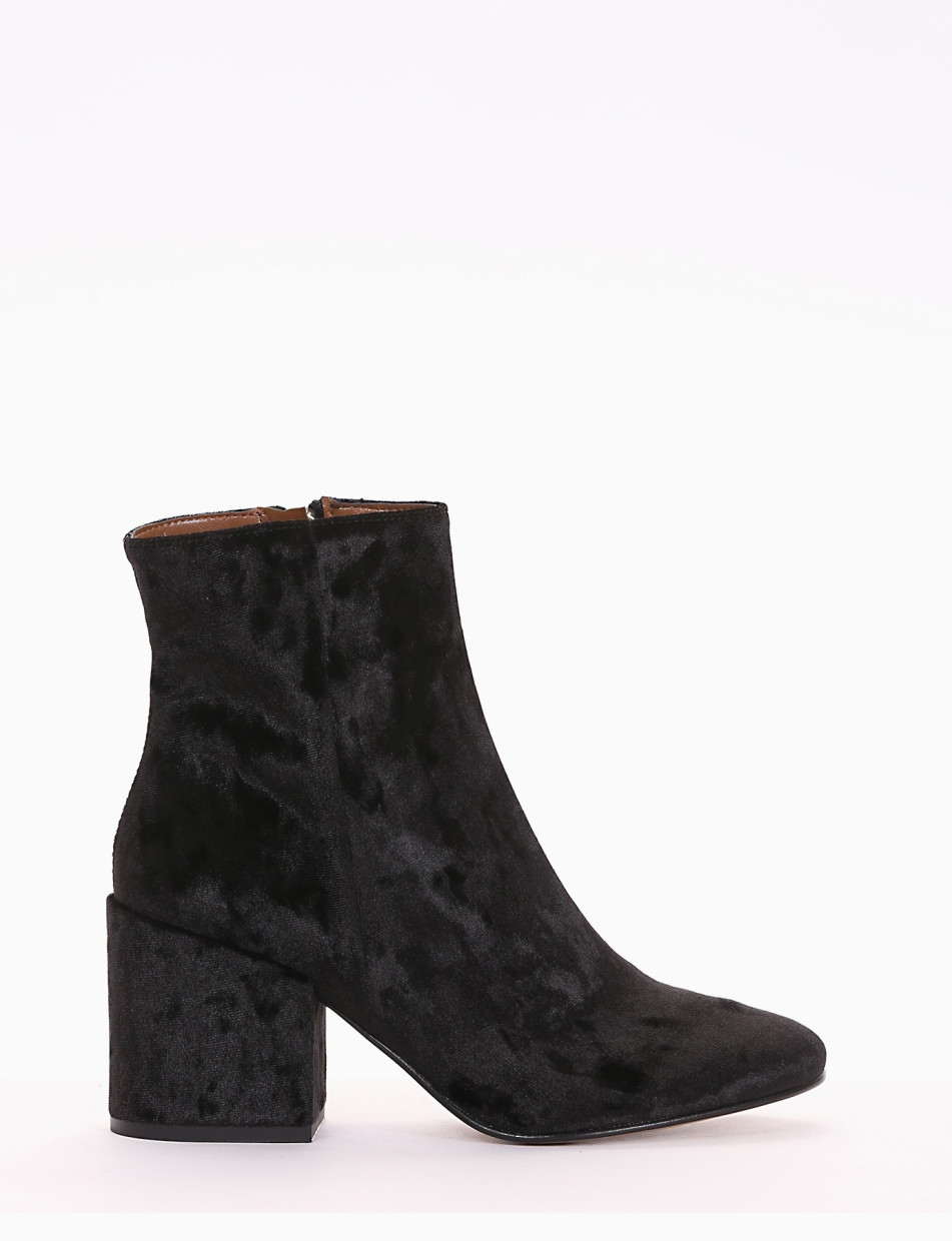 High heel ankle boots heel 7 cm black velvet