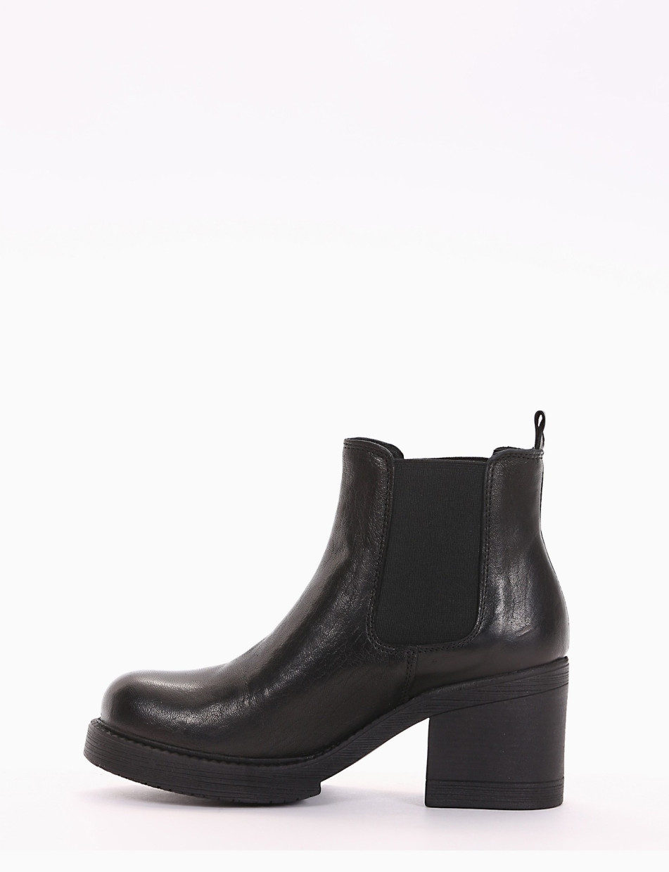 High heel ankle boots heel 7 cm black leather