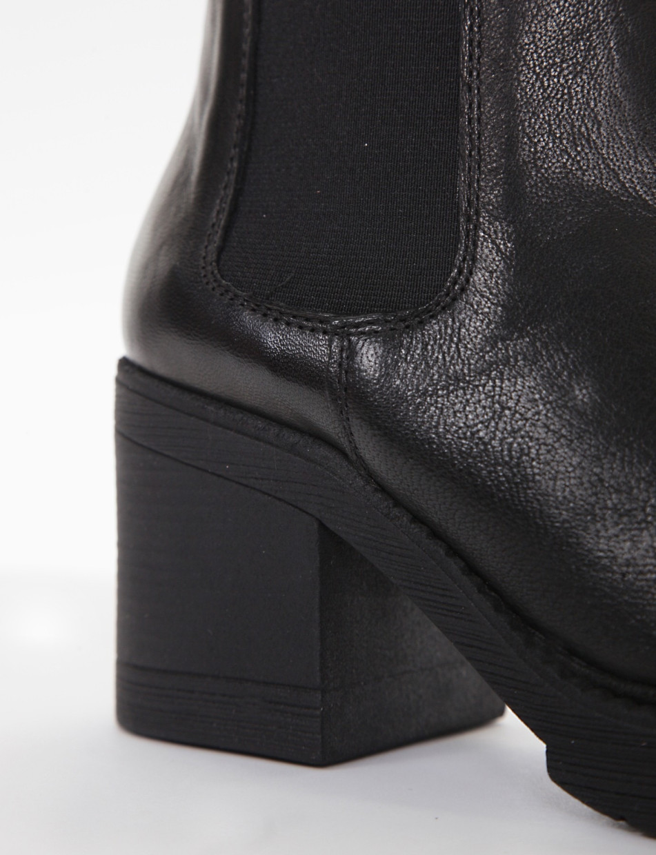 High heel ankle boots heel 7 cm black leather
