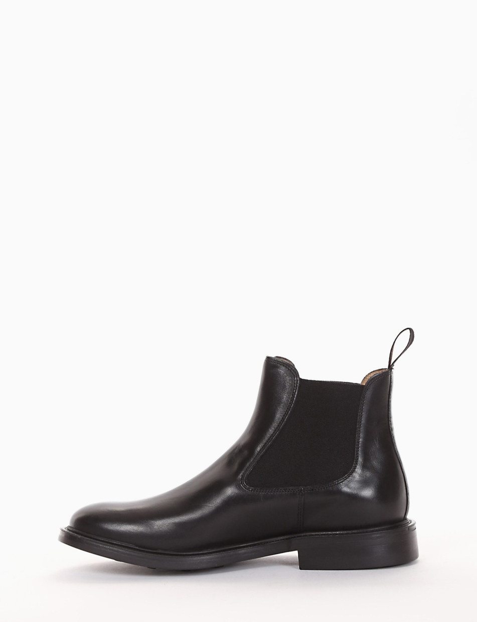 Ankle boots heel 2 cm black leather