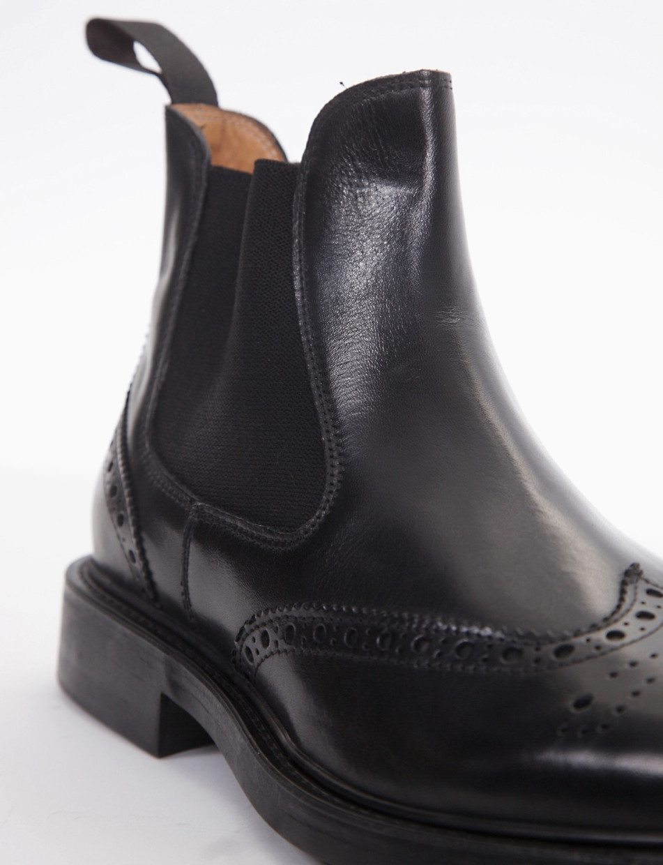 Ankle boots heel 2 cm black leather