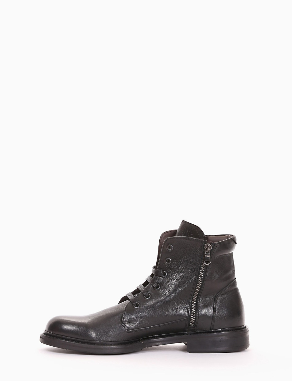 Combat boots heel 2 cm black leather