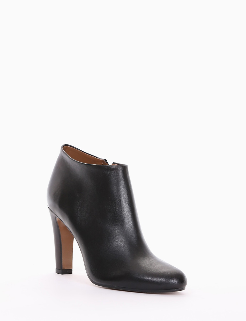 High heel ankle boots heel 8 cm black leather