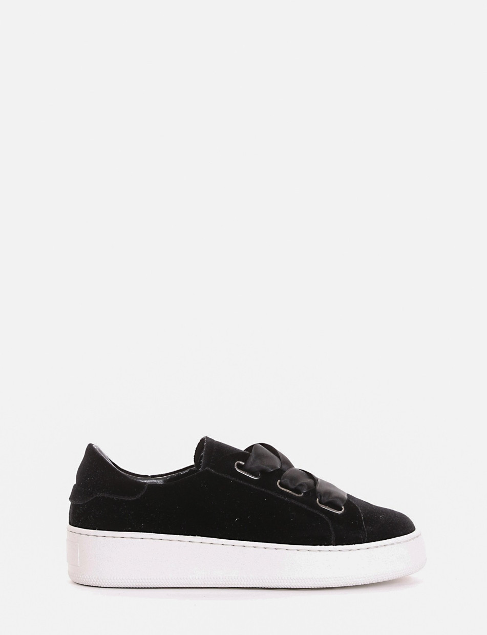 Sneakers black velvet