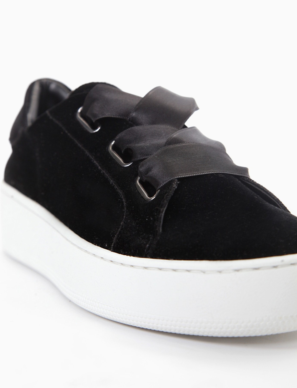 Sneakers black velvet