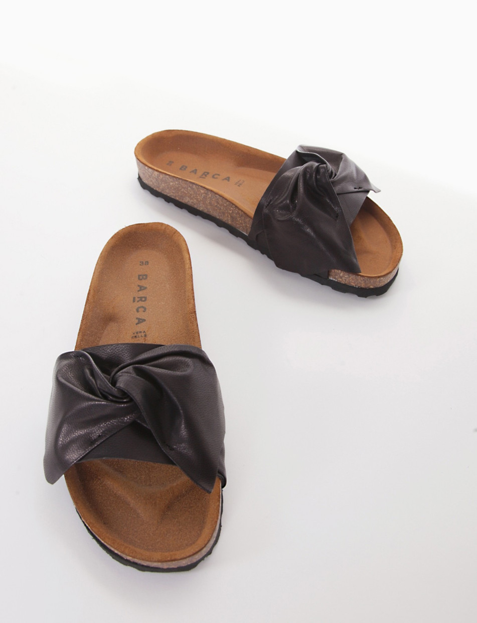 Slippers black leather