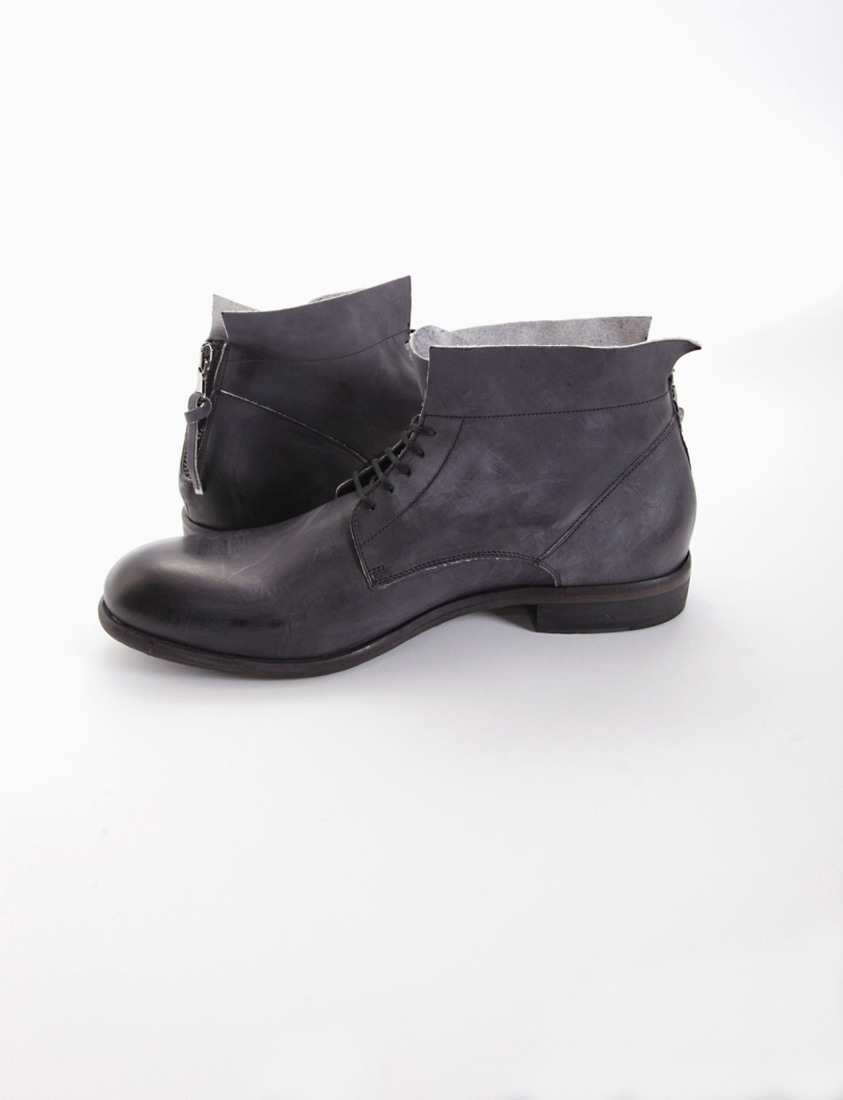 Ankle boots heel 2 cm black leather