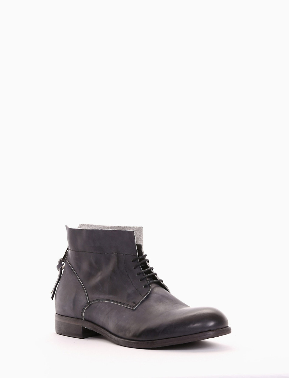 Ankle boots heel 2 cm black leather