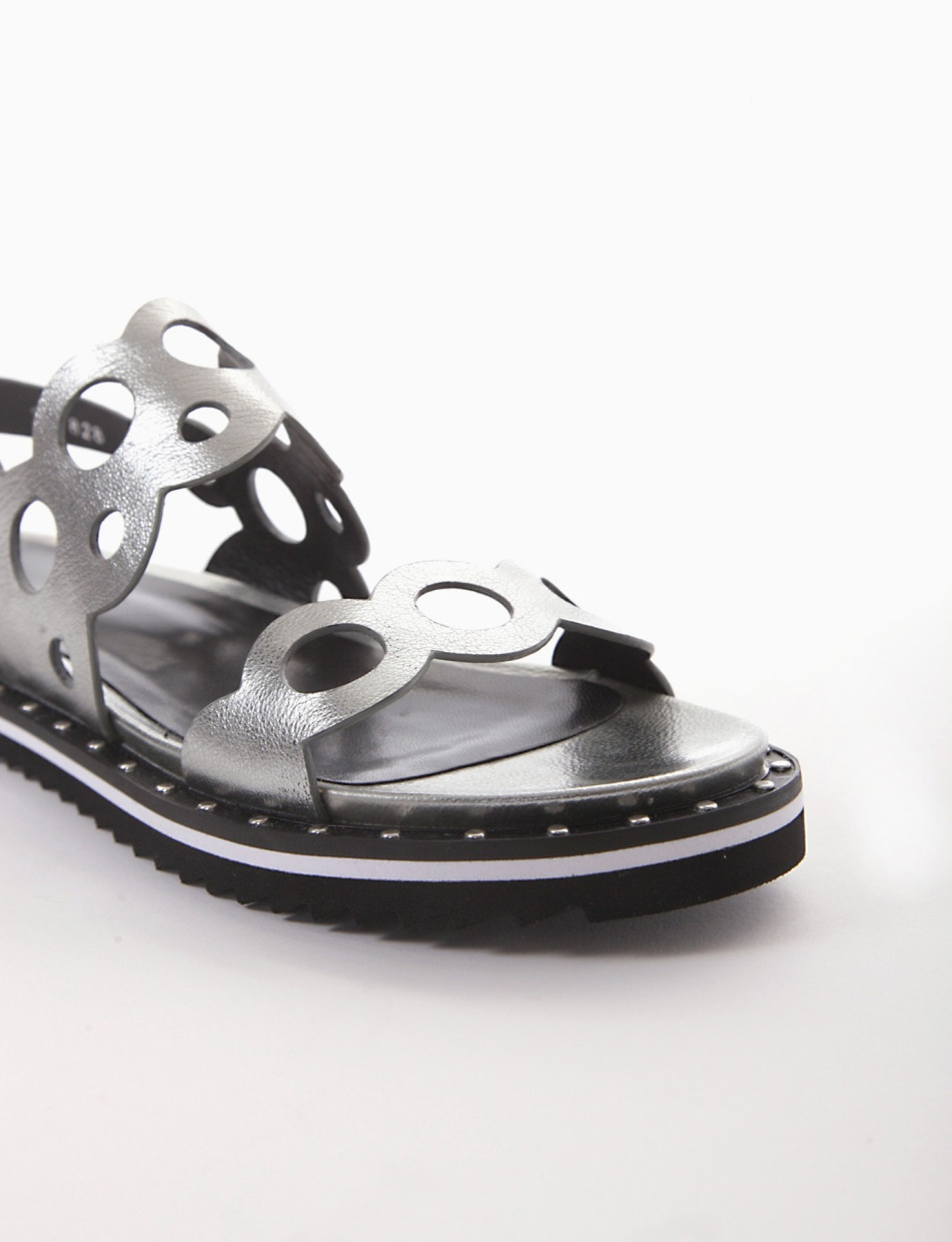 Wedge heels heel 2 cm silver laminated