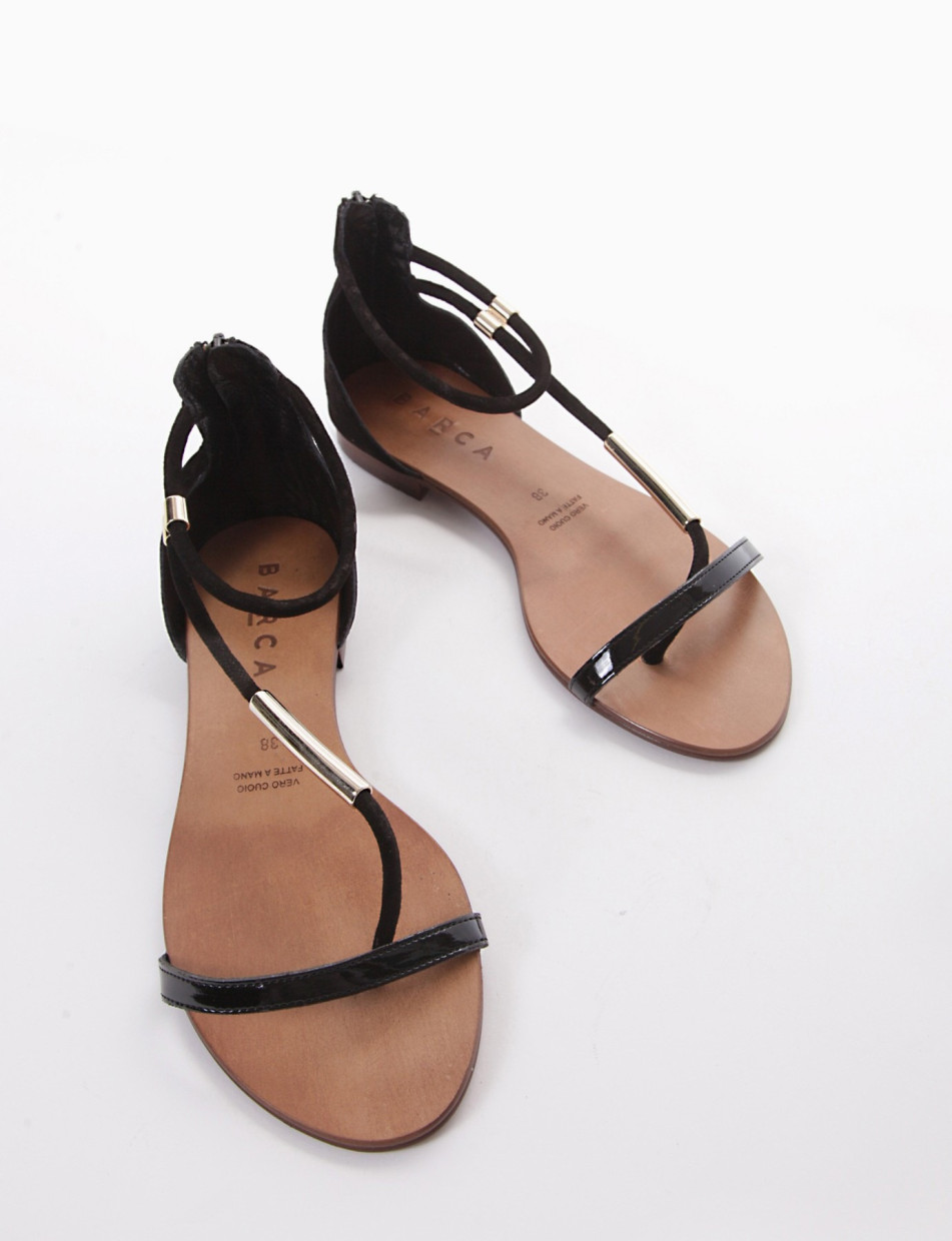Flip flops heel 1 cm black varnish