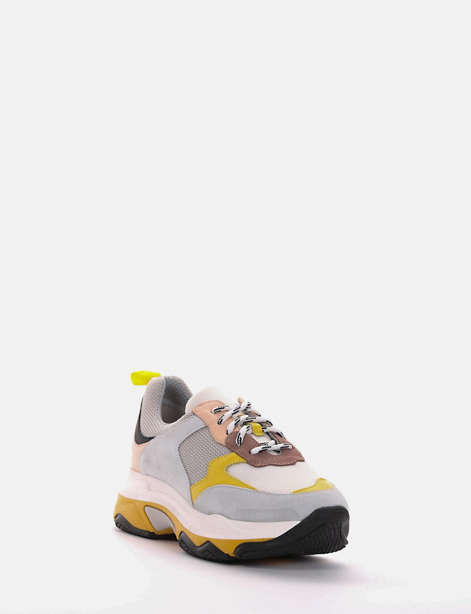 Snkrs fondo giallo