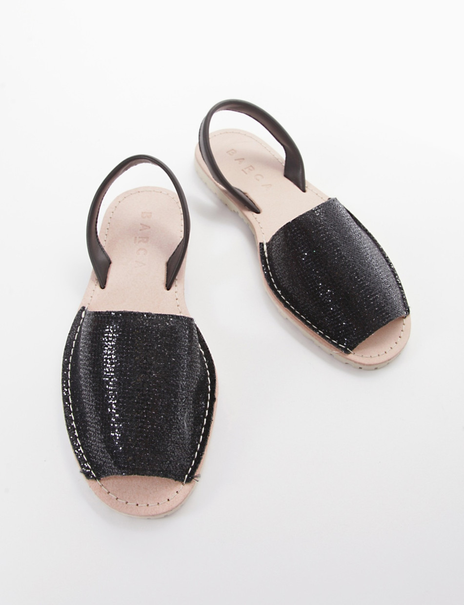 Sandalo basso modello minorchina con fondo in gomma e soletto in vera pelle nero