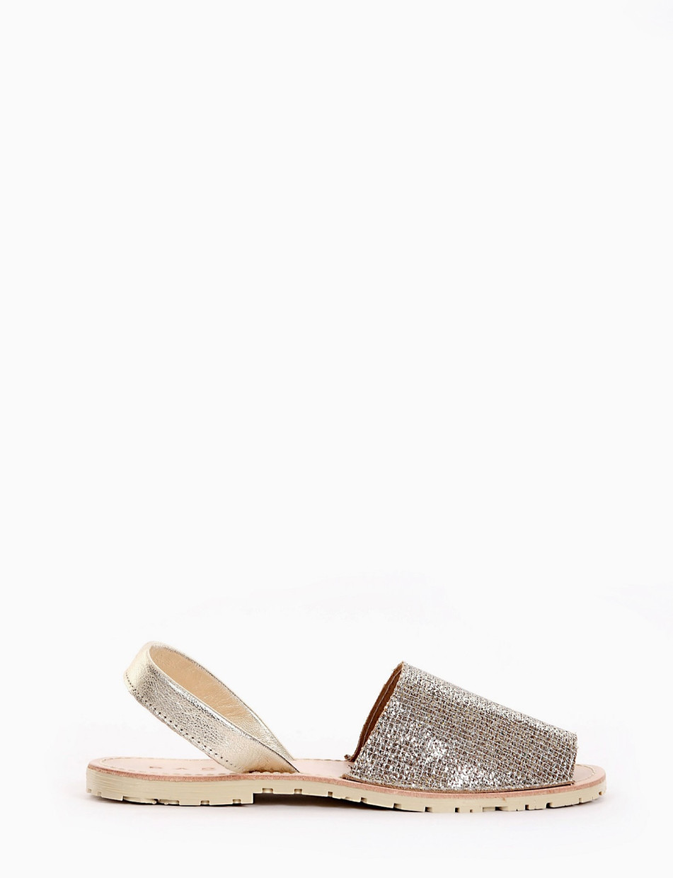 Sandalo basso modello minorchina con fondo in gomma e soletto in vera pelle platino