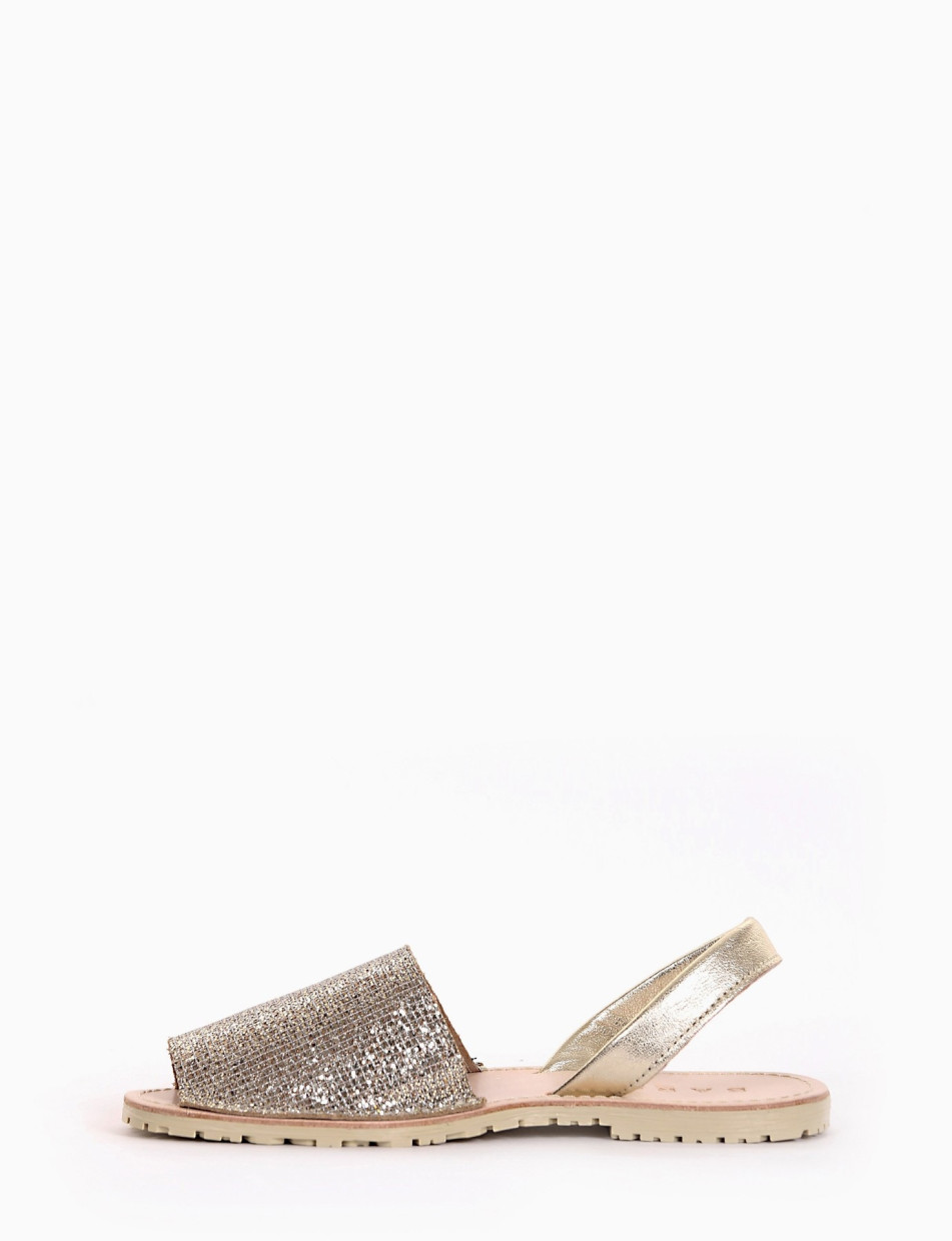 Sandalo basso modello minorchina con fondo in gomma e soletto in vera pelle platino