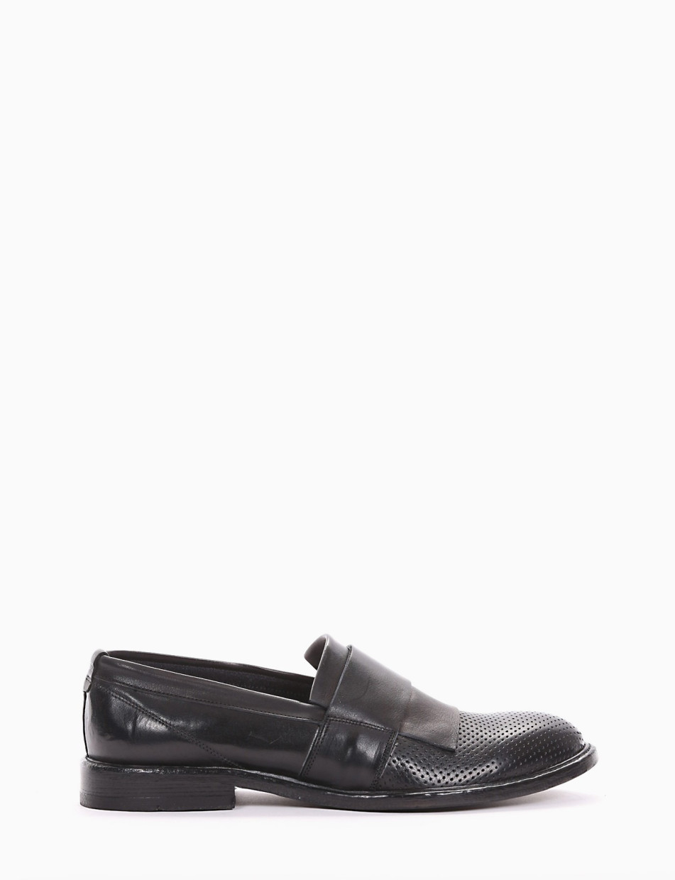 Loafers heel 2 cm black leather