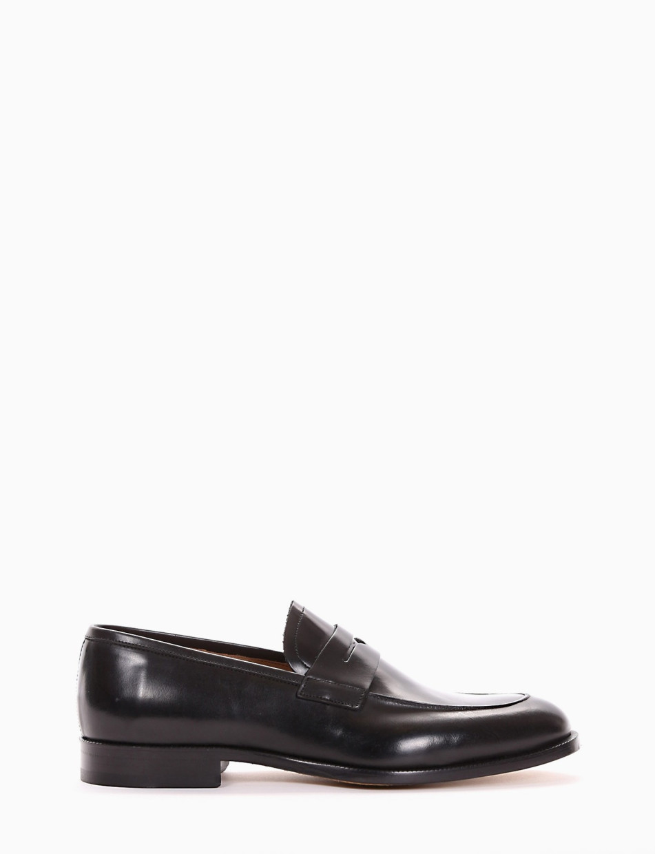 Loafers heel 2 cm black leather