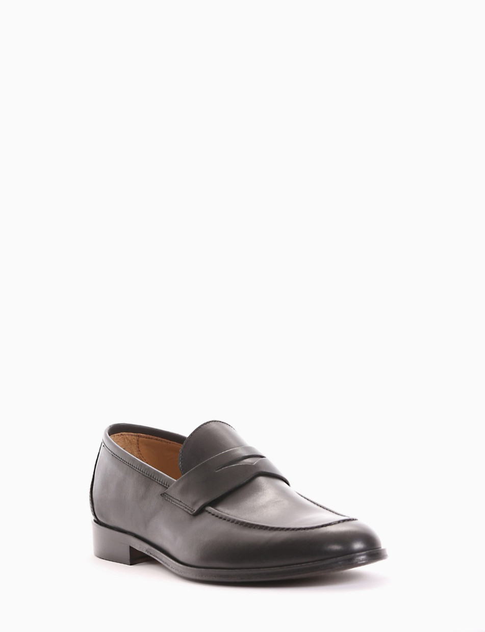 Loafers heel 2 cm black leather