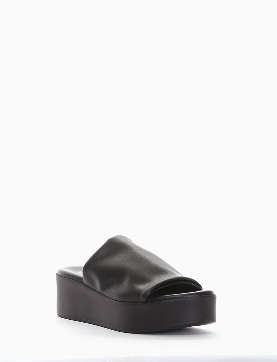 Slippers heel 5 cm black elastic