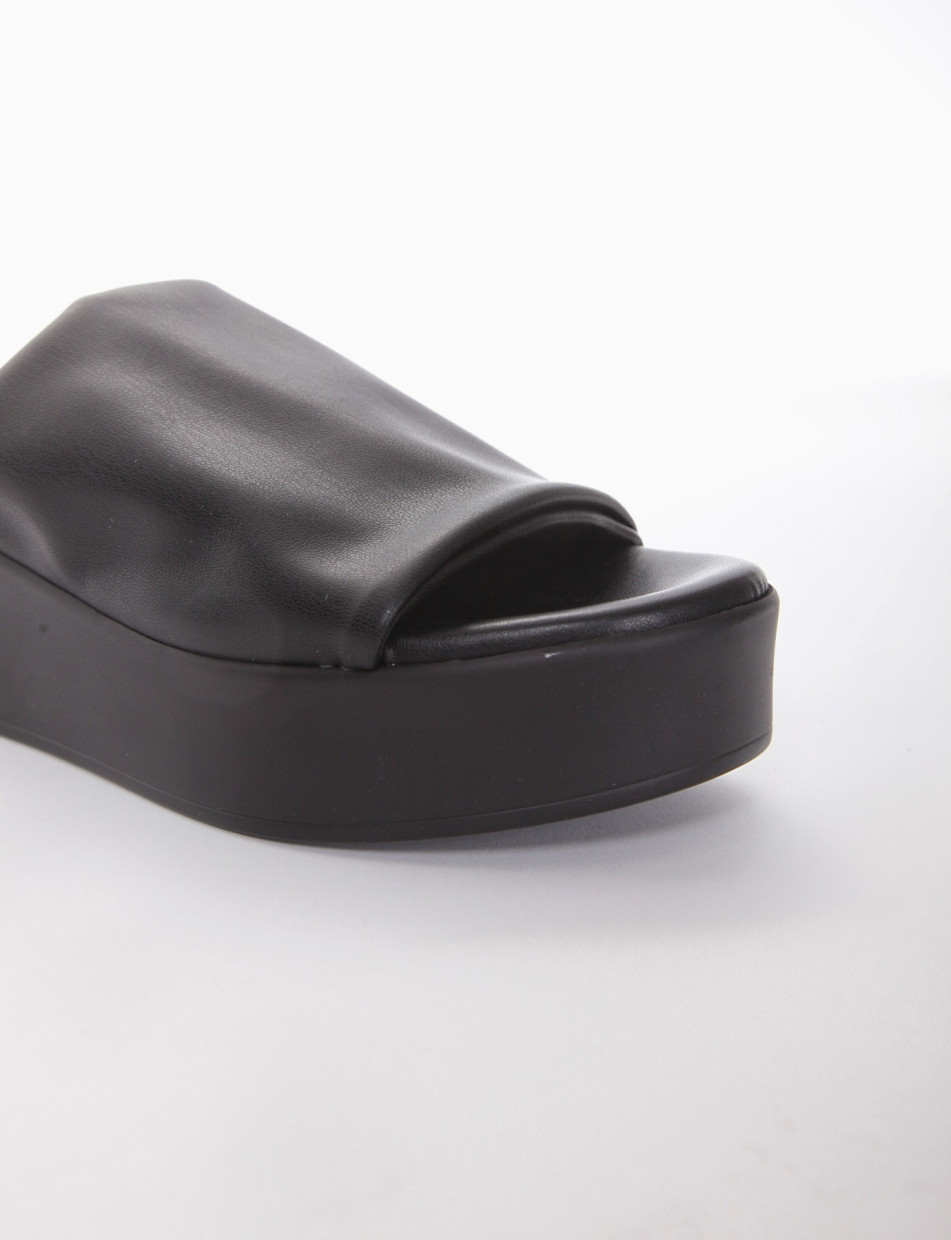 Slippers heel 5 cm black elastic