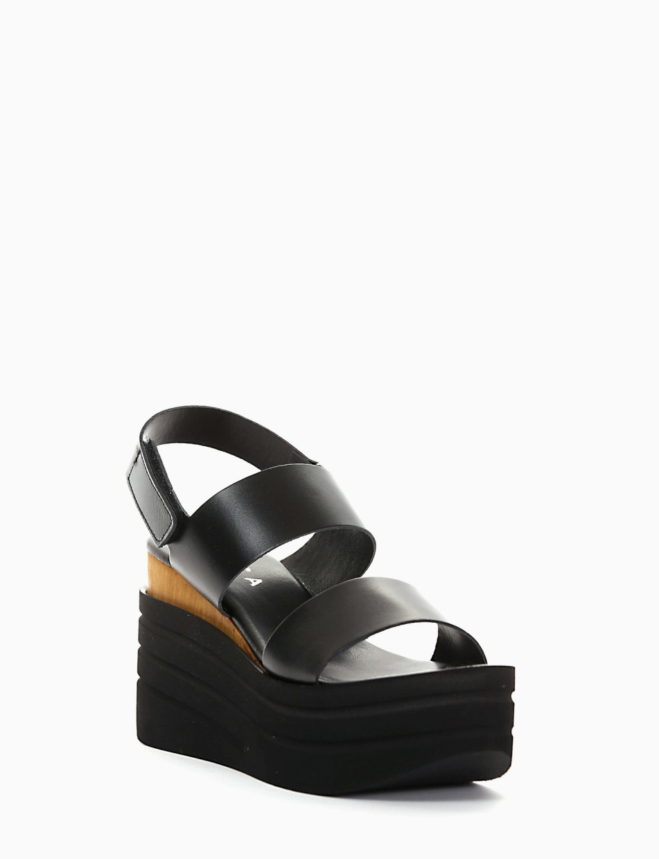 Wedge heels heel 9 cm black leather