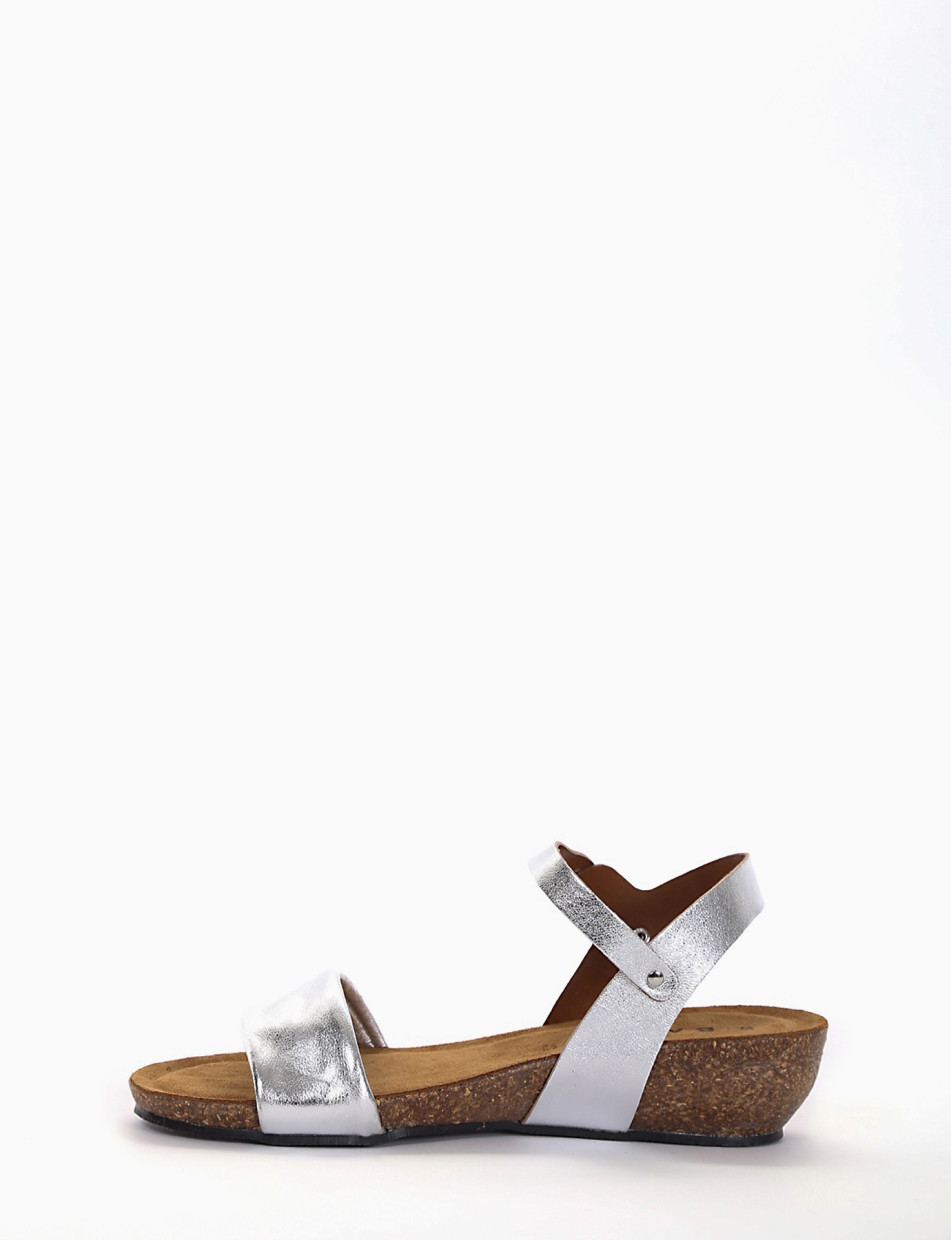 Wedge heels heel 3 cm silver laminated