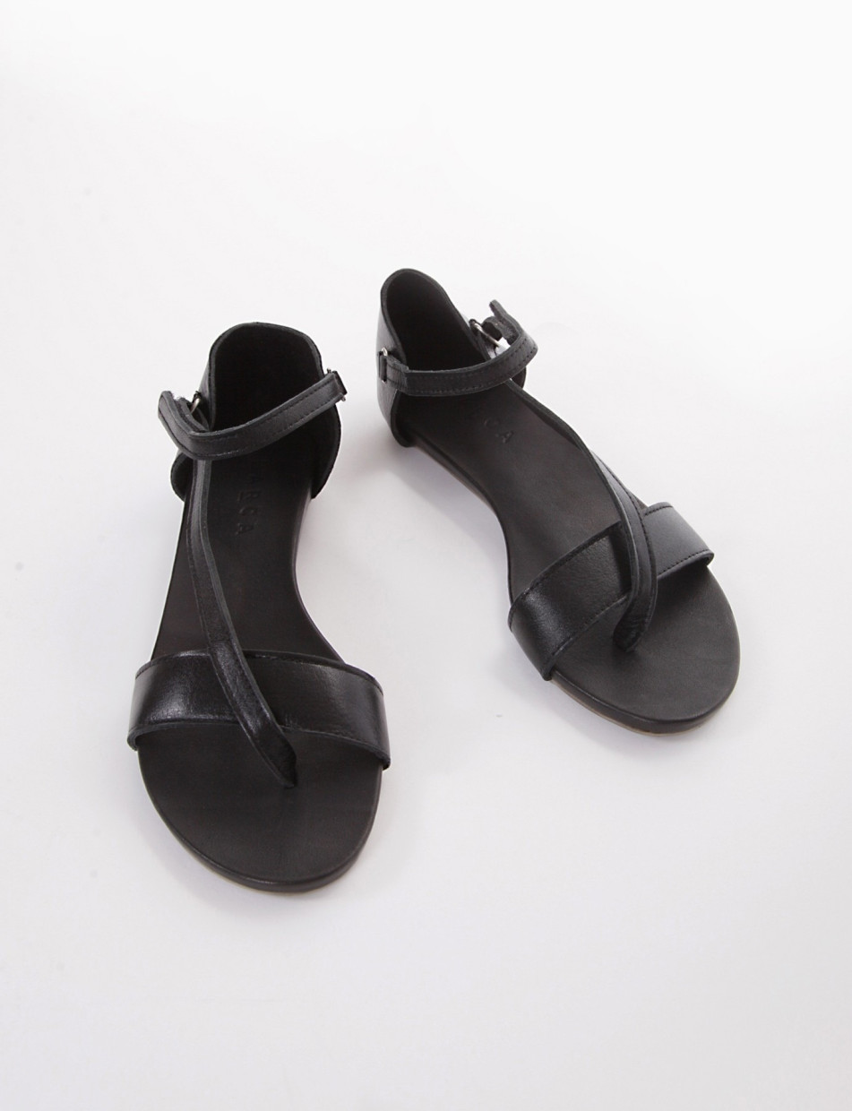 Flip flops heel 1 cm black leather