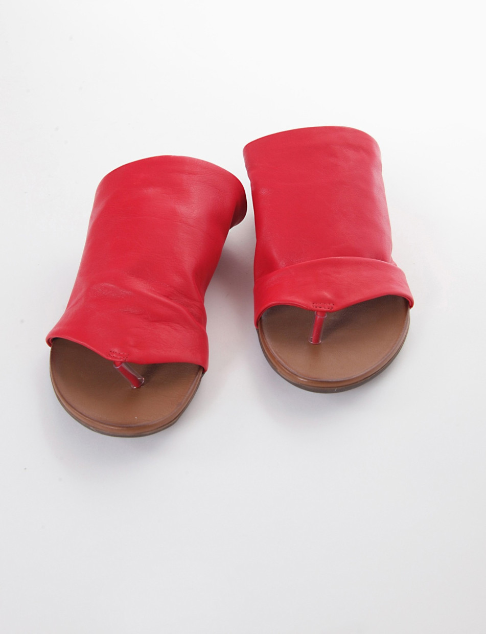 red sandals low heel