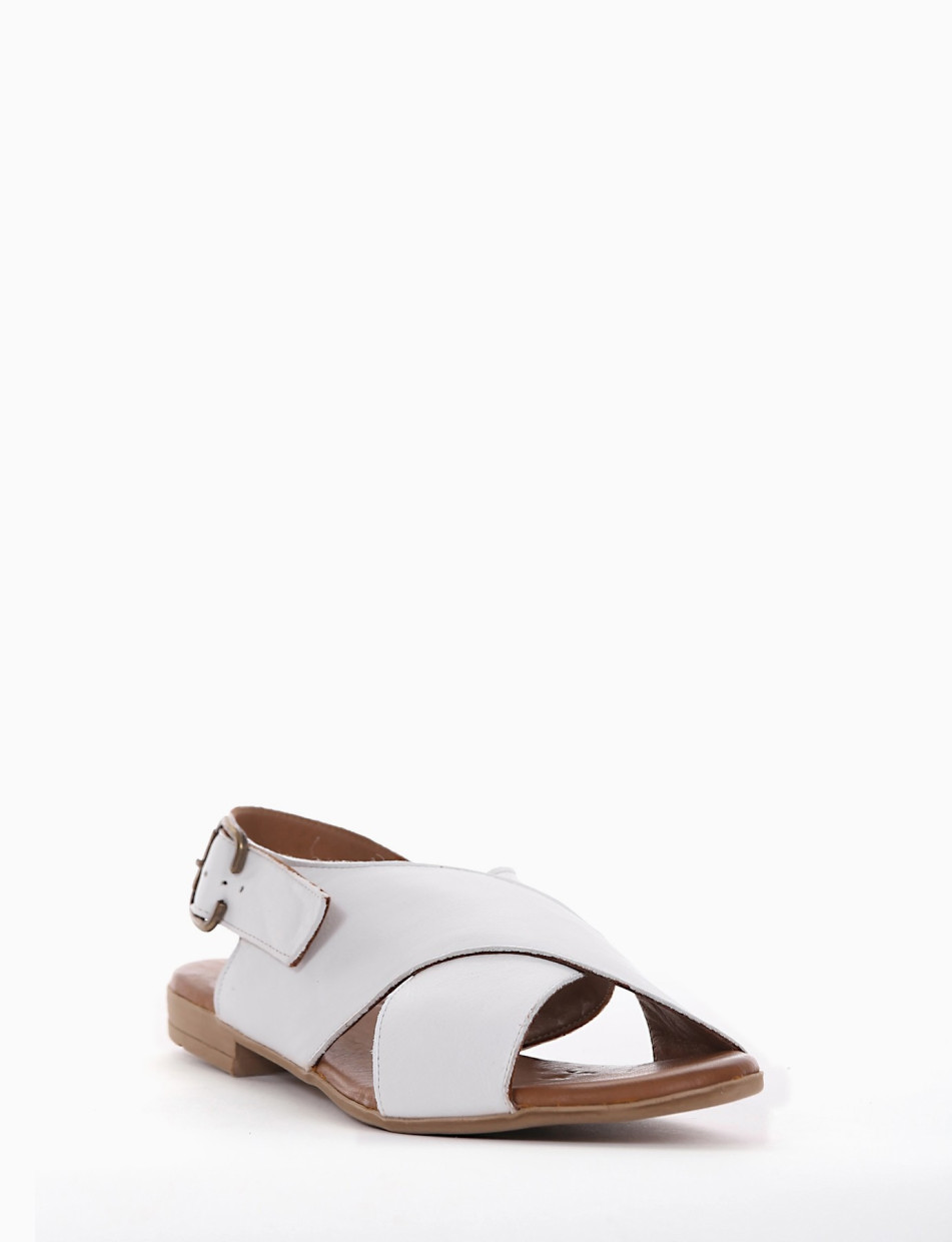 Low heel sandals heel 1 cm white leather