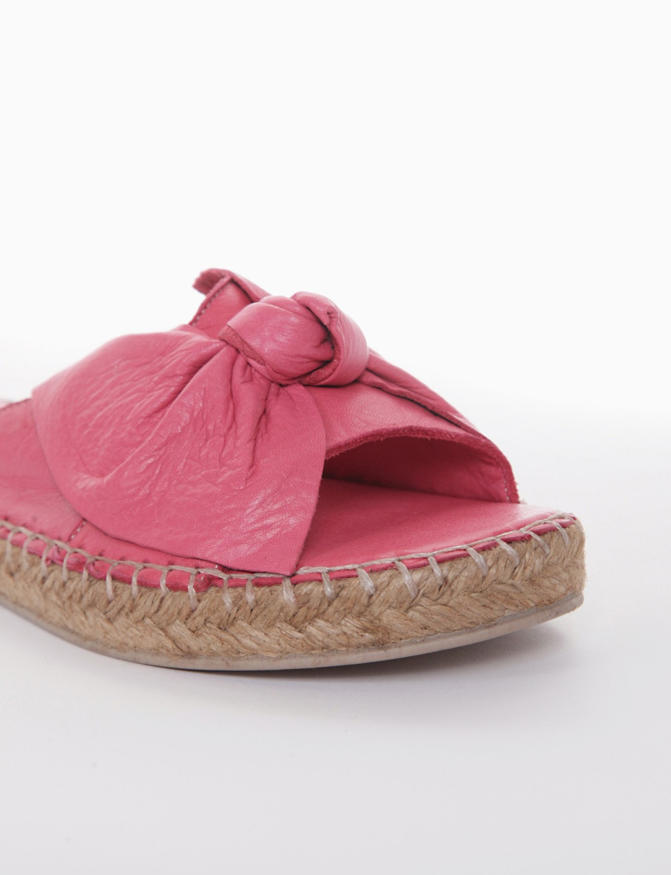 Slippers pink leather