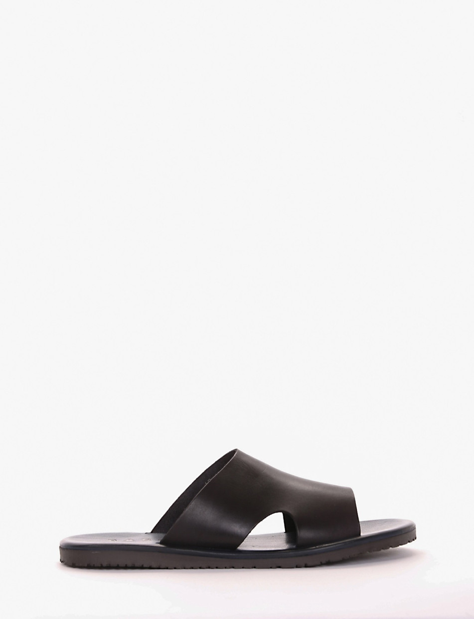 Sandals black leather