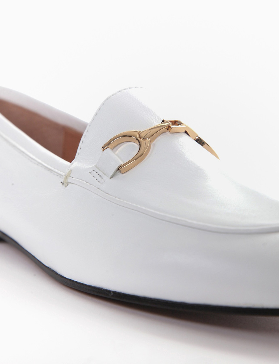 Loafers heel 1 cm white leather