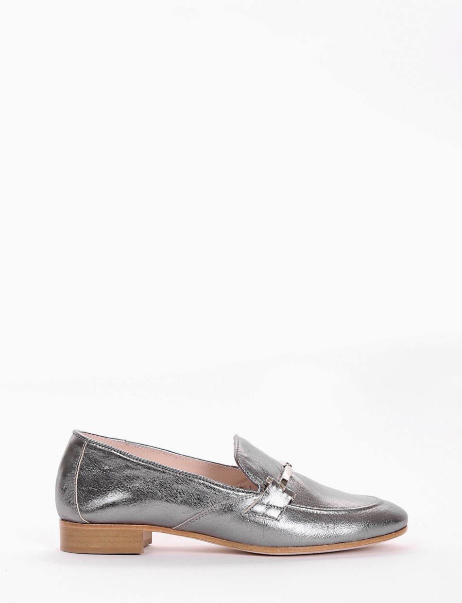 Loafers heel 2 cm silver laminated