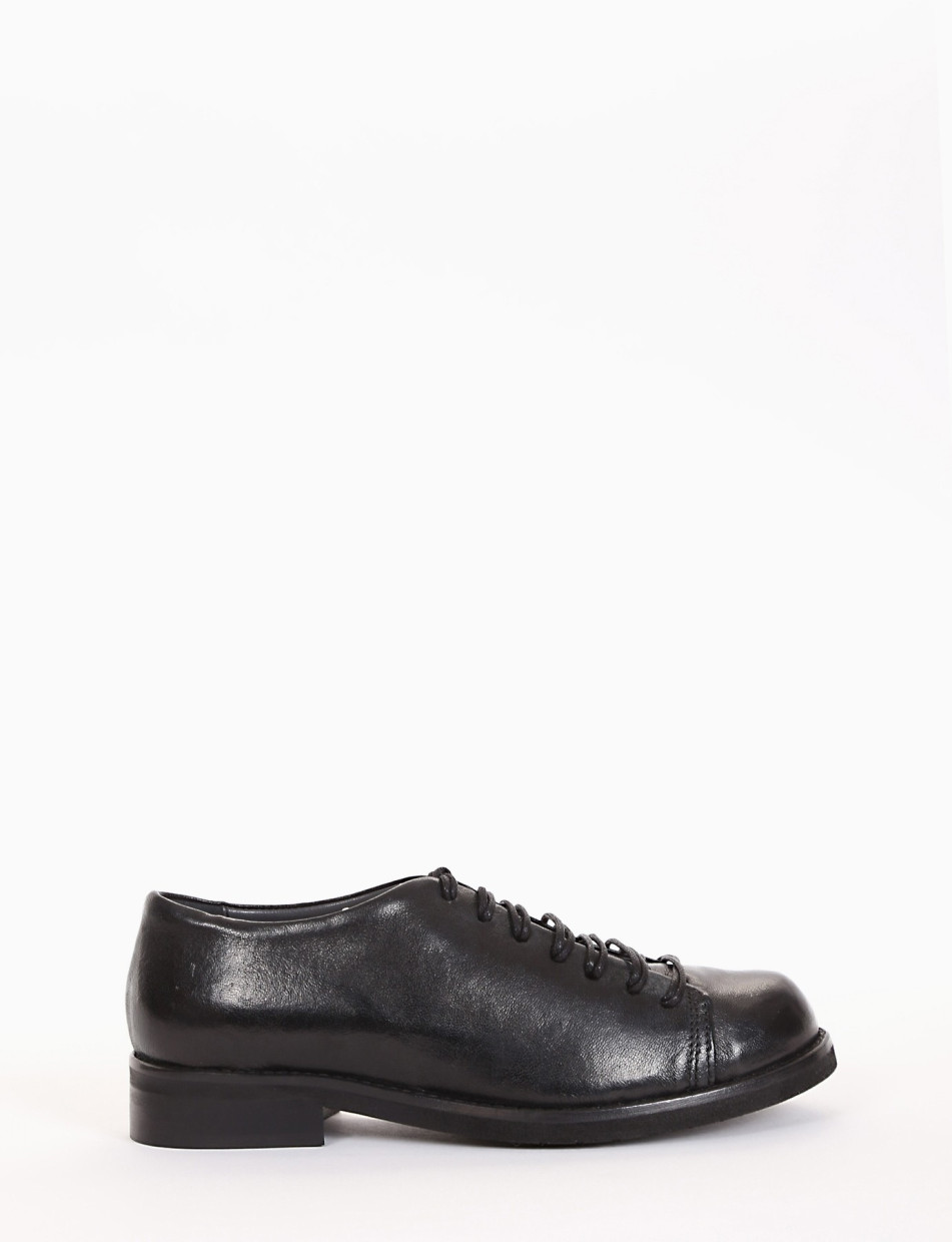 Lace-up shoes heel 2 cm black leather