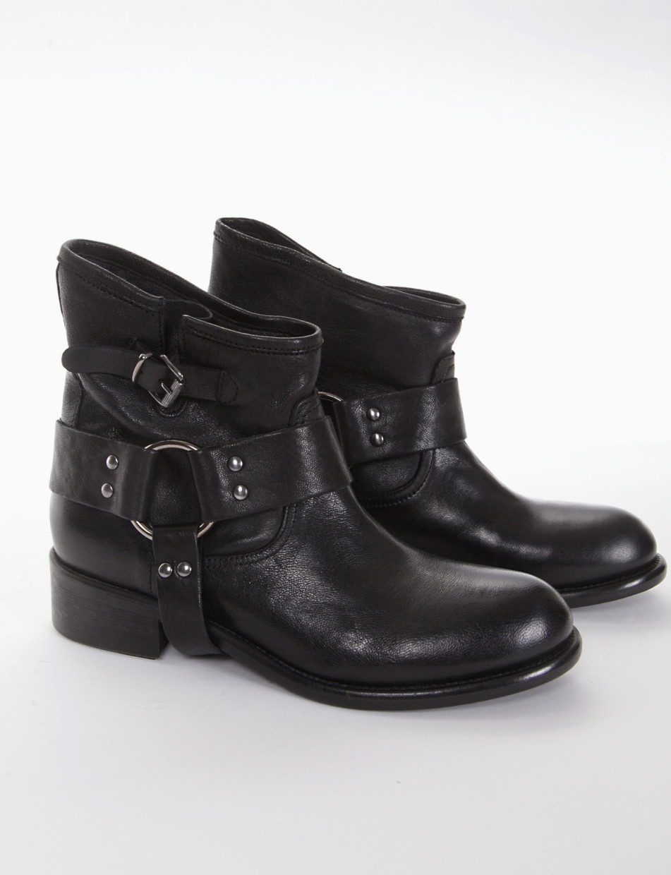 Low heel ankle boots heel 3 cm black leather