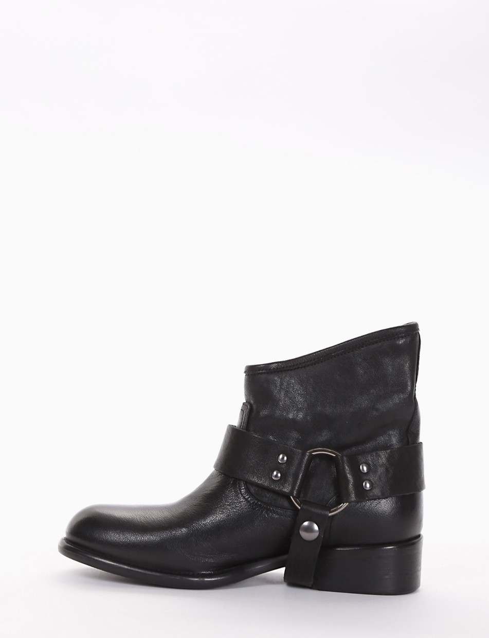Low heel ankle boots heel 3 cm black leather